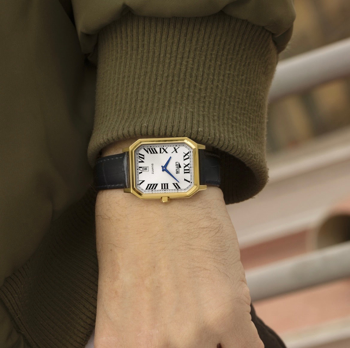RELOJ LOTUS SQUARE DORADO HOMBRE (OLD MONEY)