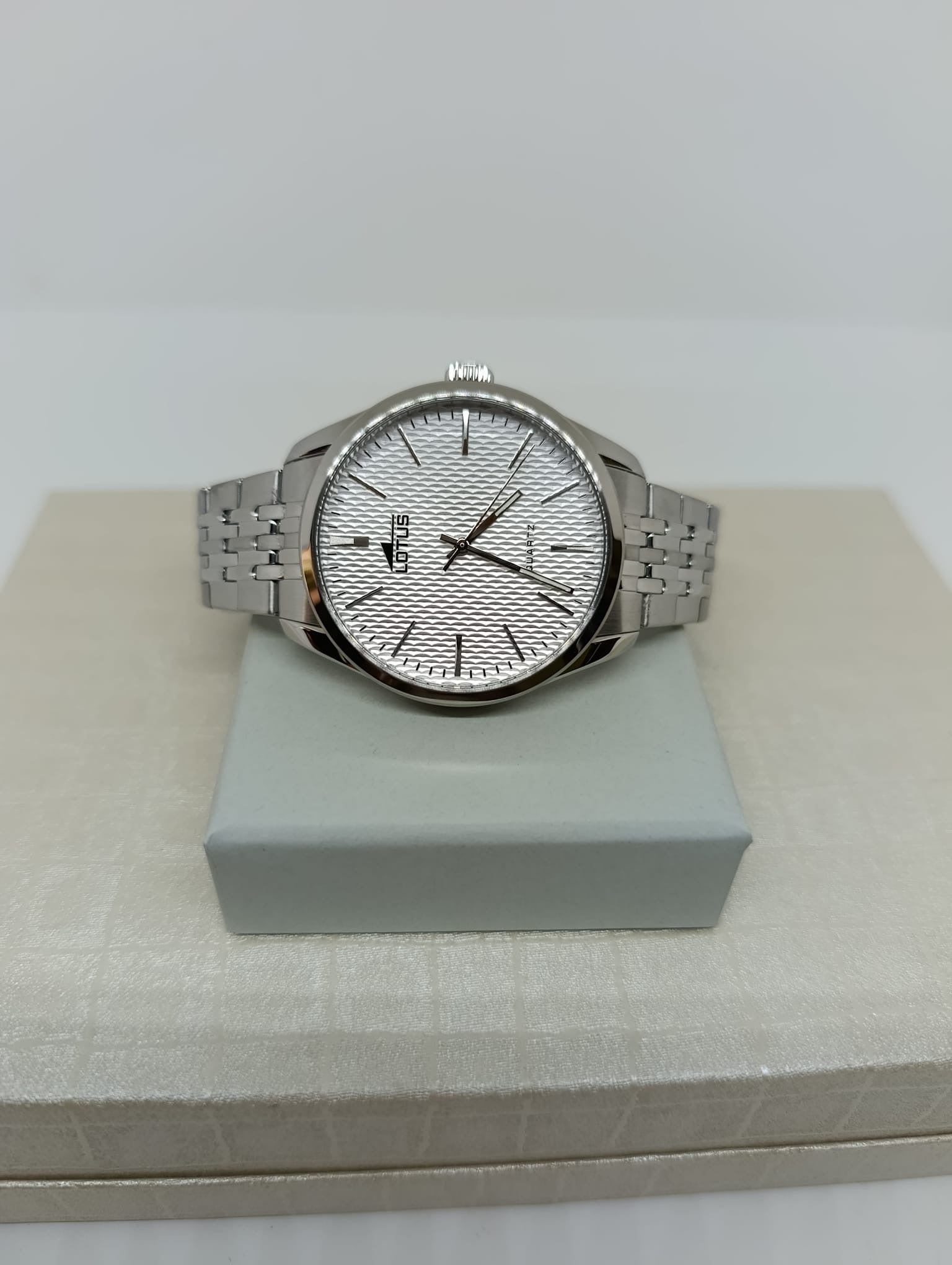 Reloj Lotus Minimalist para hombre